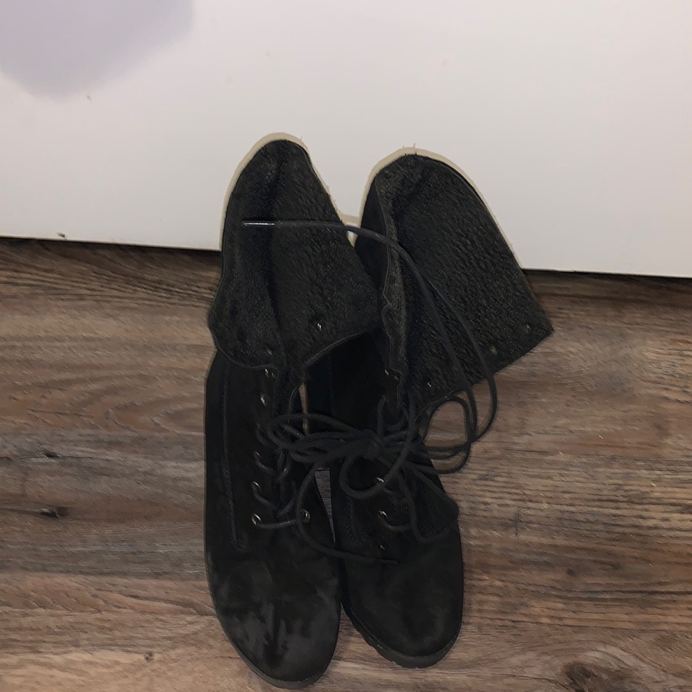 Black heel boots